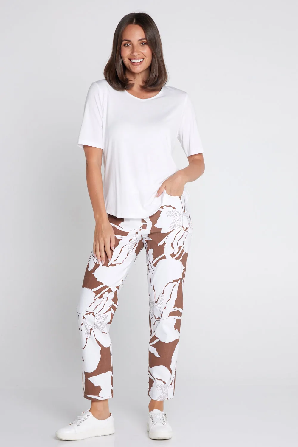 Dana Bengaline Capri Pants - Cocoa Floral