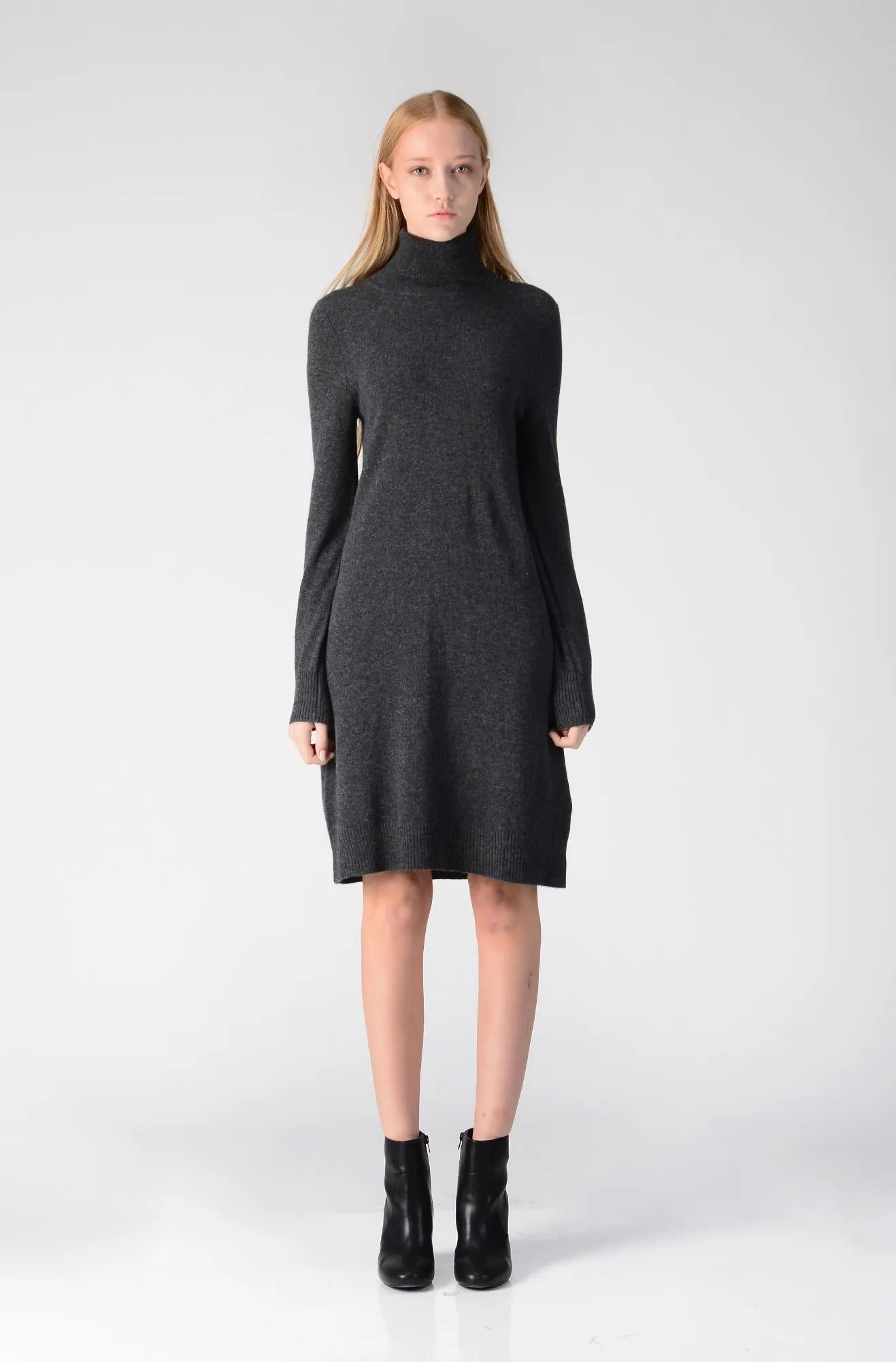 Turtleneck Slimfit Dress_Graphite